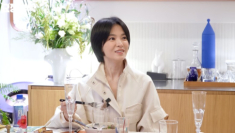 Kiểu tóc mới của Song Hye Kyo gây tranh cãi, chị em sợ mắc lỗi thử sang 5 kiểu tóc ngắn không kén mặt này