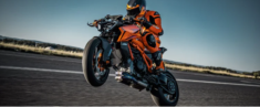 KTM 1390 Super Duke R EVO 2025 – Quái thú thông minh từ vườn cam đã trở lại