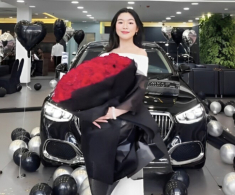 Lọ Lem nhà MC Quyền Linh “tậu” xe sang giá chục tỷ ở tuổi 19, nói rõ số tiền mua xe từ đâu mà có
