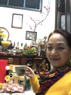 Mặt mộc tuổi trung niên của NSND Lê Khanh