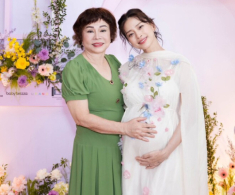 Mẹ ruột Ngô Thanh Vân thấy cảnh con gái nghén mà tưởng mình mang thai, khen cháu ngoại sắp chào đời giống hệt rể quý