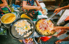 Menu đặc sản Sài Gòn tại hẻm ăn vặt rẻ nhất quận 1, toàn món bình dân chất lượng nhà hàng, 50k là no căng bụng