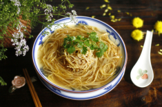 Món canh “xả xui” vừa đẹp vừa ngon chỉ có ở Hà Nội, đặc sản hội tụ “rừng vàng biển bạc” chế biến rất cầu kỳ
