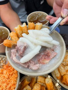 Món cháo độc nhất vô nhị ở Hà Nội: Có từ thời vua Lý Nam Đế, khi ăn phải dùng đũa mới ngon