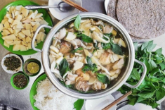 Món lẩu đặc sản không ai không biết ở Đà Lạt: Nổi tiếng nhờ thêm vào loại lá dại thơm ngon