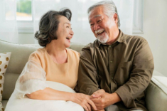 Một câu dặn của chồng về tài sản nếu con cái hỏi trước lúc lâm chung, 3 năm sau cứu trọn tuổi già của vợ