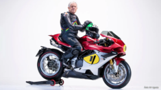 MV Agusta Superveloce 1000 Ago – Tình yêu tốc độ mang tên Agostini