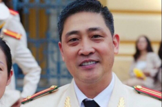 Nam NSƯT mang quân hàm Đại tá, từng làm thợ xây nay có hôn nhân viên mãn bên vợ là NSND