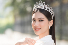 Nàng hậu là “bạn gái” Đan Trường được mệnh danh Miss bấm quẻ, sở hữu đôi chân cực phẩm hiếm có trong làng sắc đẹp