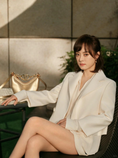 Ngâm bộ phận được coi là trái tim thứ 2 của cơ thể vào nước, loạt mỹ nhân thành công chống lão hoá