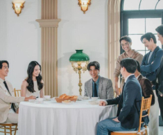 Ngày mẹ chồng nằm liệt một chỗ, hàng xóm nói tôi ngố không ra ở riêng, tôi đáp một câu làm họ tái mặt