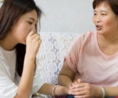 Ngày mẹ chồng nhập viện, tôi trả 100 triệu tiền viện phí, chồng tôi thầm xin lỗi mẹ vợ