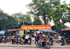 Ngôi chợ hơn trăm tuổi giữa lòng Bắc Giang lúc nào cũng sầm uất, nằm sát nơi được công nhận là di tích lịch sử quốc gia