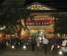Ngôi chợ lâu năm nhất Lạng Sơn: Tồn tại hơn 400 năm đến nay vẫn đông khách nghìn nghịt, lộ ảnh hiếm thời xưa