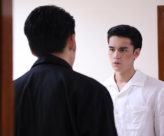 Ngủ cùng phòng với chồng cô đồng nghiệp cũ một đêm, hôm sau tôi vội vã khuyên chị ly hôn