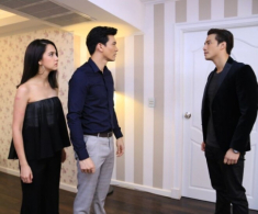 Ngưỡng mộ cuộc sống của anh trai nhưng thấy thứ trên bàn trang điểm chị dâu, tôi thấy anh mình thật đáng thương