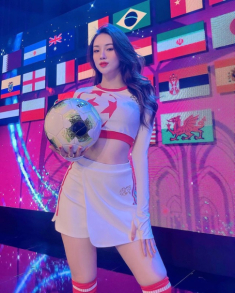 Nhan sắc của nữ tiếp viên từng là hot girl nóng cùng World Cup