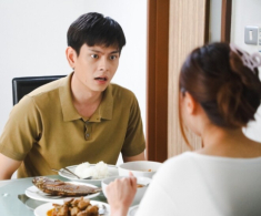 Nhân tình của chồng đưa 1 tỷ, tôi liền ly hôn, tháng sau cô ta khóc lóc quỳ dưới chân tôi cầu xin