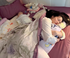 Nhật Kim Anh và con gái cưng “giận dỗi” không nhìn mặt nhau, chọn nằm “mỗi người 1 góc giường”, cần người hòa giải