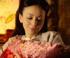 Nỗi khổ của phi tần nhà Thanh khi sinh con cho Vua: Con chào đời đã bị mang đi mất, không chăm con để tránh bị thất sủng