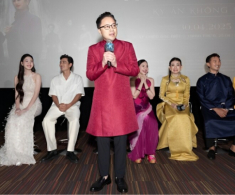 NSND Mỹ Uyên buồn vì đạo diễn Victor Vũ không PR mình, nghẹn ngào rơi nước mắt ngay tại rạp