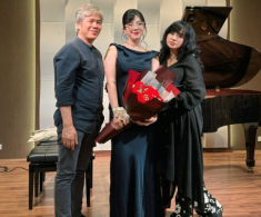NSND Thanh Lam tự hào khoe con riêng của chồng, ái nữ bác sĩ Tiến Hùng xinh lung linh “đọ dáng” bên mẹ diva
