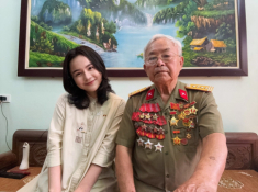 Nữ ca sĩ nổi tiếng tiết lộ mối tình đẹp của người cha Đại tá giữa thời chiến