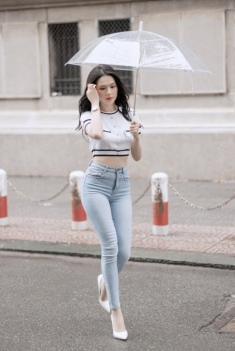 “Nữ hoàng nội y” tuổi U40 sở hữu vòng eo rắn nước gợi cảm