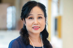 Nữ NSND mang hàm Đại tá làm tới chức Giám đốc nhà hát, sống viên mãn bên “trùm vai đểu” cùng quân hàm
