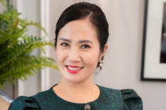 Nữ NSƯT là đệ nhất mỹ nhân Sài thành: Nhận cát xê 2.000 USD khi mới 16 tuổi, đẹp không kém Hoa hậu, U40 toàn mặc khoét sâu khoe dáng đẫy đà