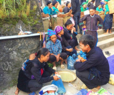 Phiên chợ tồn tại hơn 200 năm đến nay thành điểm đến đặc sắc nhất Hà Giang, du khách nào cũng muốn tới một lần