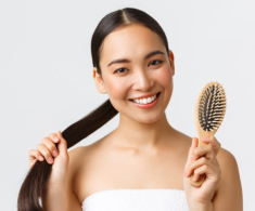 Phòng bệnh hơn chữa bệnh: 6 thói quen giúp bạn tránh được mái tóc khô xơ, chẻ ngọn mà không cần “vung tay quá trán”
