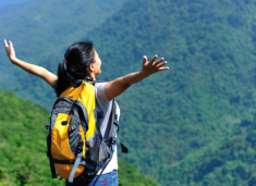 Phụ nữ du lịch một mình: Làm sao để vừa tự do, vừa an toàn tuyệt đối, tránh những nguy hiểm đang rình rập?