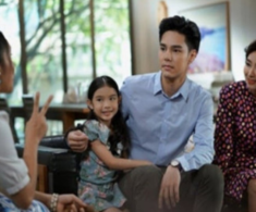 Qua đêm nhà bạn trai suốt 1 tuần ngày nào cũng thấy phòng mẹ anh bật đèn đến sáng, lén nhìn vào mà đẫm nước mắt