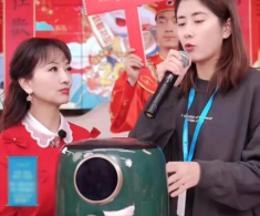“Quan Âm đẹp nhất màn ảnh”: Phải livestream bán hàng kiếm từng 30 nghìn đồng, sống khốn khó vì chồng con “vô dụng”