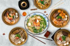 Quán bánh canh chuẩn vị Sài Gòn giữa lòng Hà Nội, ngày bán 300 suất, khách xếp hàng chờ mua giá 100.000 đồng/bát 
