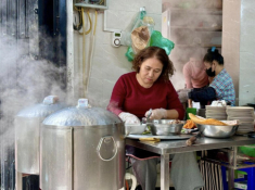 Quán bánh cuốn 2 lần được Michelin vinh danh: Vẫn còn 4 địa chỉ khác ngon không kém tại Hà Nội!