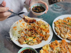 Quán bột chiên nổi tiếng Sài Gòn, khách đông không có chỗ ngồi, chủ người Hoa giữ công thức bí truyền hàng chục năm