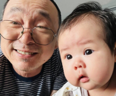 Quốc Trung khoe ảnh “tiểu công chúa” mới chào đời, diva Thanh Lam phải thừa nhận nhóc tì giống chồng cũ