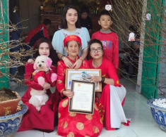Sao Việt 24h: Bà ngoại Quỳnh Lương qua đời sau nhiều ngày nằm viện vì uống phải thuốc giả, dàn sao đồng loạt chia buồn