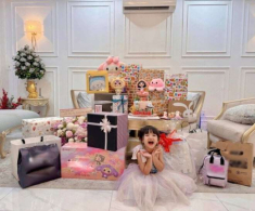 Sao Việt 24h: Con gái Đông Nhi chuẩn tiểu thư hào môn khi nhận “một nhà quà”, toàn đồ đắt tiền và dễ thương “hết nấc”