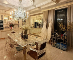 Sao Việt 24h: Lệ Quyên sở hữu biệt thự hơn 100 tỷ như bảo tàng nghệ thuật, khoe quý tử “đập hộp” vali trăm triệu
