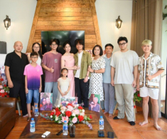 Sao Việt 24h: “Mẹ chồng Phương Oanh” hiếm hoi khoe con trai 19 tuổi có phong thái điềm tĩnh, vẻ ngoài trưởng thành