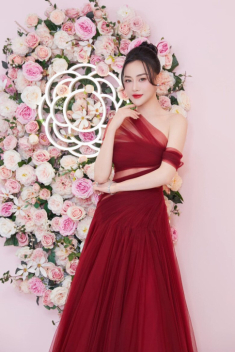 Sao Việt 24h: Phương Oanh bị chê “chỉnh ảnh quá lố” khác hẳn nhan sắc đời thực, phản ứng của nữ diễn viên gây chú ý