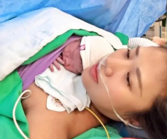 Sao Việt 24h: Quang Minh khoe mặt con trai, khoảnh khắc bạn gái nóng bỏng kém 37 tuổi “da kề da” quý tử gây chú ý