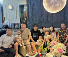 Sao Việt 24h: Shark Bình cùng bố mẹ, con gái và cặp song sinh mừng sinh nhật con trai cả, Phương Oanh vắng mặt