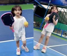Sao Việt 24h: Winnie nhà Đông Nhi - Ông Cao Thắng 5 tuổi đã ra sân chơi pickleball, khuôn mặt xinh xắn như búp bê