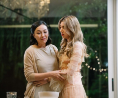 Sau khi mẹ tôi rời đi, mẹ chồng và chồng cứ cười mãi, tôi nói một câu khiến mặt họ tái nhợt