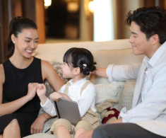 Sau ly hôn, tôi nhắn tin chúc mừng chồng cũ được giải thoát, anh đáp lại khiến tôi sững sờ