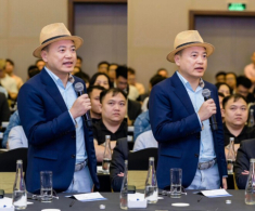 Shark Bình được khen phong độ ở tuổi U50, Phương Oanh chăm khéo bảo sao ngày càng trẻ trung như “Hồng Hài Nhi”
